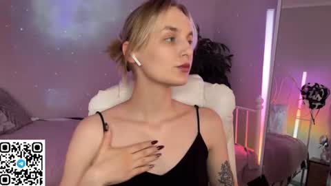 Vikky online show from June 22, 3:25 am