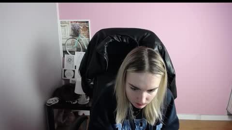 viktoria_lovely online show from February 5, 7:00 am