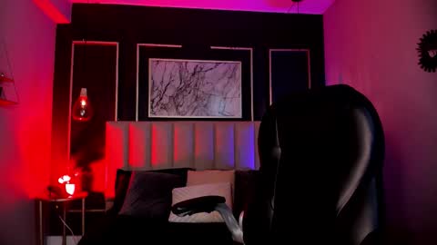 Snapshot of vikypetiteee chatting on October 18, 1:30 am Victoria online show from October 18, 1:30 am