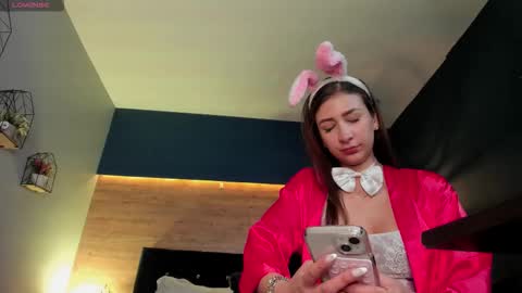 Snapshot of vikypetiteee chatting on October 29, 2:49 am Victoria online show from October 29, 2:49 am