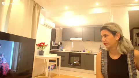 viola online show from December 5, 10:23 am