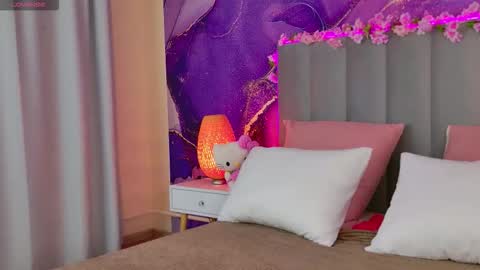 violaparkers online show from October 10, 5:56 am