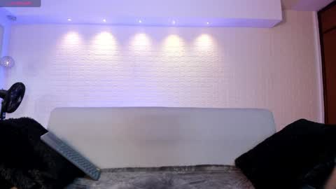 Violett  Everyday From 0530 to 1430 Col Time online show from January 12, 11:39 am