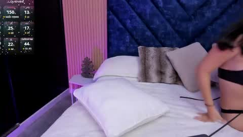 Violet online show from April 16, 8:08 pm