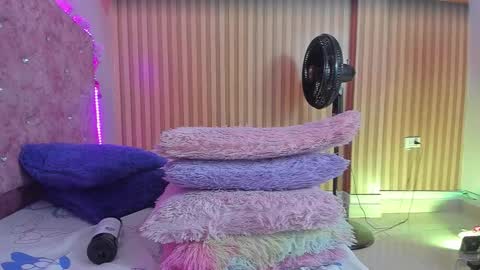 violet__taylor_ online show from September 29, 2:27 am