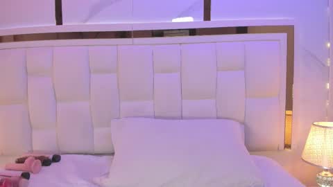 Violet online show from November 9, 4:52 am