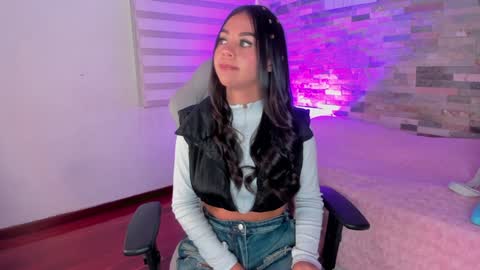 Violeta online show from December 5, 2:44 pm