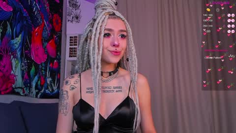 Violet online show from December 15, 11:12 am