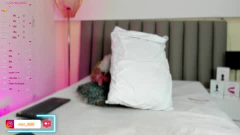   online show from February 14, 8:59 pm