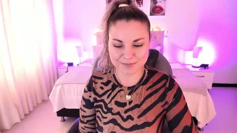 violeta_hotter_ online show from October 6, 11:38 am