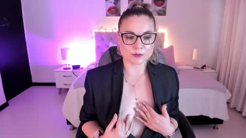 violeta_hotter_ online show from September 30, 11:49 am
