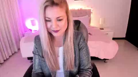 violeta_hotter_ online show from October 18, 11:24 am