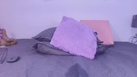 Snapshot of violeta_london chatting on February 26, 3:35 am violeta london online show from February 26, 3:35 am