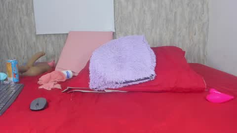 Snapshot of violeta_london chatting on December 21, 3:14 am violeta london online show from December 21, 3:14 am