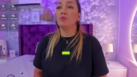 Snapshot of violeta_medina chatting on September 18, 10:58 am violeta_medina online show from September 18, 10:58 am