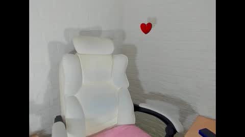 Viollet online show from February 21, 2:38 pm
