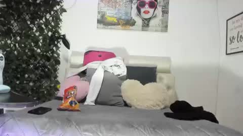 violetakat online show from September 28, 3:02 am