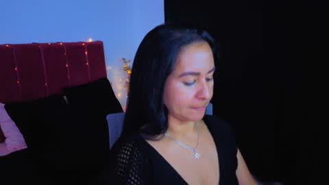 Snapshot of violetamedusa chatting on October 22, 1:54 am VioletaMedusa online show from October 22, 1:54 am