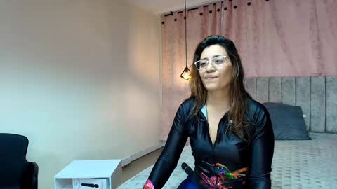 VIOLETA online show from December 29, 12:45 pm
