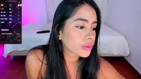 Snapshot of violetasotter chatting on October 21, 12:42 pm Violeta online show from October 21, 12:42 pm