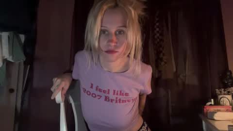 violet online show from November 26, 8:15 am