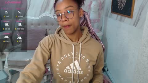 Snapshot of violeth_b chatting on December 28, 12:35 pm violeth_b online show from December 28, 12:35 pm