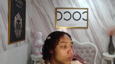 Snapshot of violeth_b chatting on January 13, 12:35 pm violeth_b online show from January 13, 12:35 pm