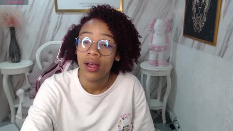 Snapshot of violeth_b chatting on December 26, 12:38 pm violeth_b online show from December 26, 12:38 pm