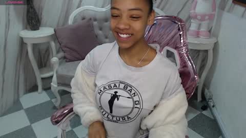 Snapshot of violeth_b chatting on December 9, 12:40 pm violeth_b online show from December 9, 12:40 pm