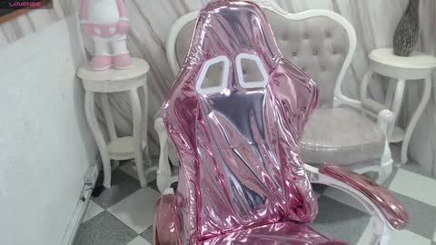 Snapshot of violeth_b chatting on December 3, 12:38 pm violeth_b online show from December 3, 12:38 pm