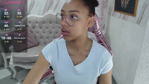 Snapshot of violeth_b chatting on December 30, 12:31 pm violeth_b online show from December 30, 12:31 pm