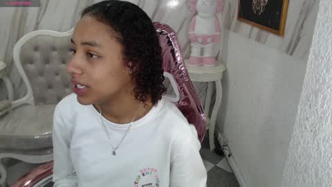 Snapshot of violeth_b chatting on December 11, 12:44 pm violeth_b online show from December 11, 12:44 pm