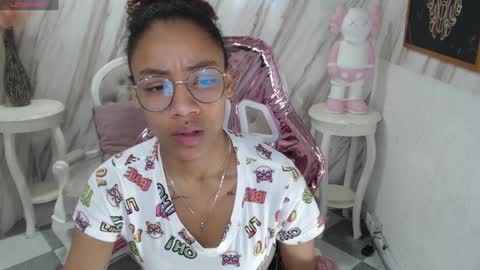 Snapshot of violeth_b chatting on December 7, 12:35 pm violeth_b online show from December 7, 12:35 pm