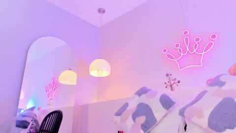 Violeth Hill online show from December 9, 8:12 pm