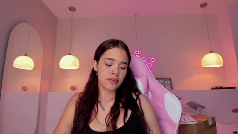 Violeth Hill online show from January 22, 8:28 pm
