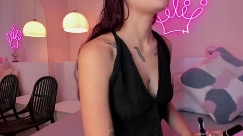 Violeth Hill online show from January 7, 8:31 pm