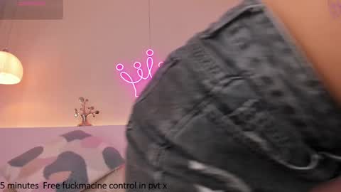 Violeth Hill online show from January 15, 2:49 am