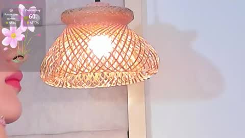 violeth online show from November 4, 7:19 pm