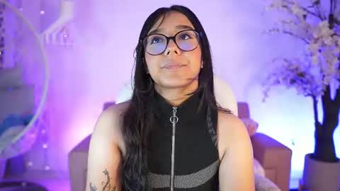 violetjonesx online show from July 30, 11:44 am