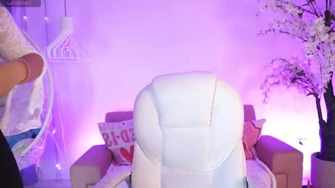 violetjonesx online show from July 21, 11:33 am