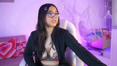 violetjonesx online show from June 22, 11:40 am