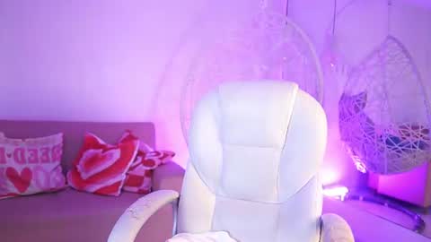 violetjonesx online show from June 30, 11:42 am