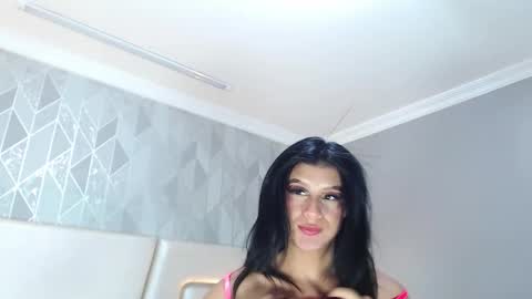 Snapshot of violetlux chatting on September 16, 9:56 pm VioletLux online show from September 16, 9:56 pm