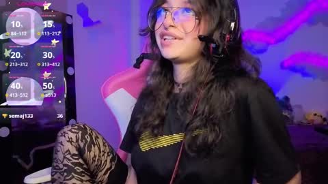   online show from November 8, 8:58 pm