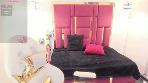 Violeta  online show from October 11, 11:36 am