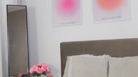 Snapshot of violetswone chatting on September 30, 5:13 am VioletSwone online show from September 30, 5:13 am