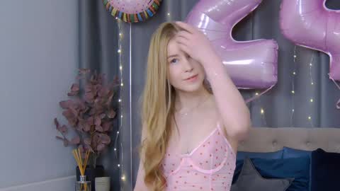 VioletSwone online show from January 16, 5:42 am