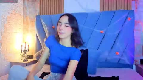 Snapshot of violett__golden chatting on October 12, 8:55 pm ViolettGolden online show from October 12, 8:55 pm