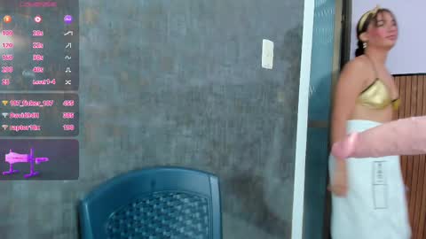 Snapshot of violett_collins_ chatting on March 2, 6:35 pm Violett online show from March 2, 6:35 pm
