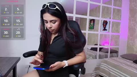 VIOLETTE online show from November 8, 7:19 pm